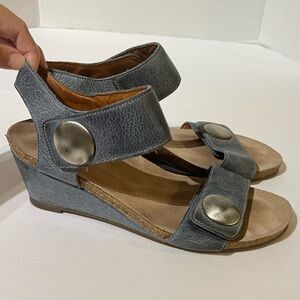 Taos Carousel Leather Wedge Heels Strap Blue Distressed Wedges Sandals 40 9 9.5